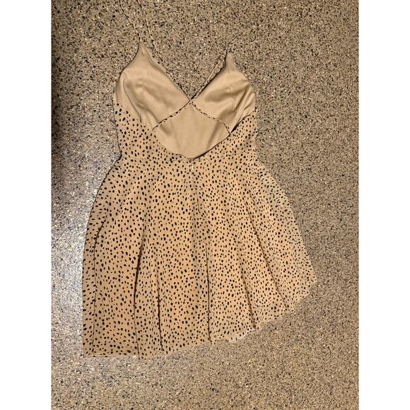 Forever 21 Cream/black Spaghetti strap lightweight dress Size Small - Picture 4 of 5